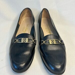 VTG Salvatore Ferragamo Black Leather croc embossed Loafers gold logo bit. 9N